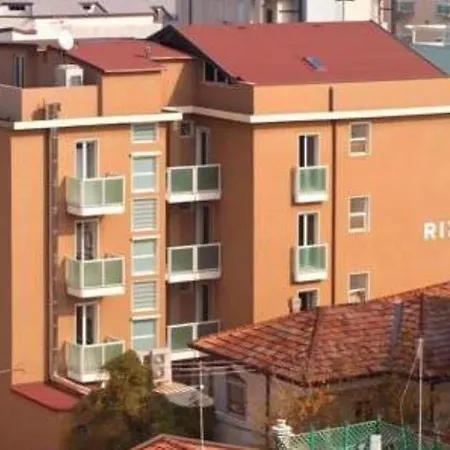 Riz Hotel